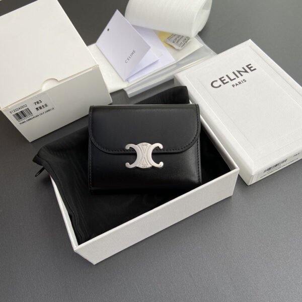 SMALL FLAP WALLET TRIOMPHE IN SHINY CALFSKIN