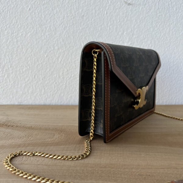 WALLET ON CHAIN MARGO IN TRIOMPHE CANVAS AND CALFSKIN