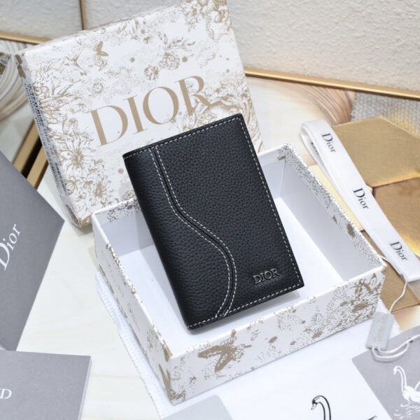 Saddle Vertical Bi-Fold Card Holder