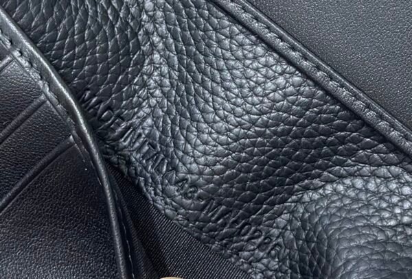 Saddle Vertical Bifold Card Holder