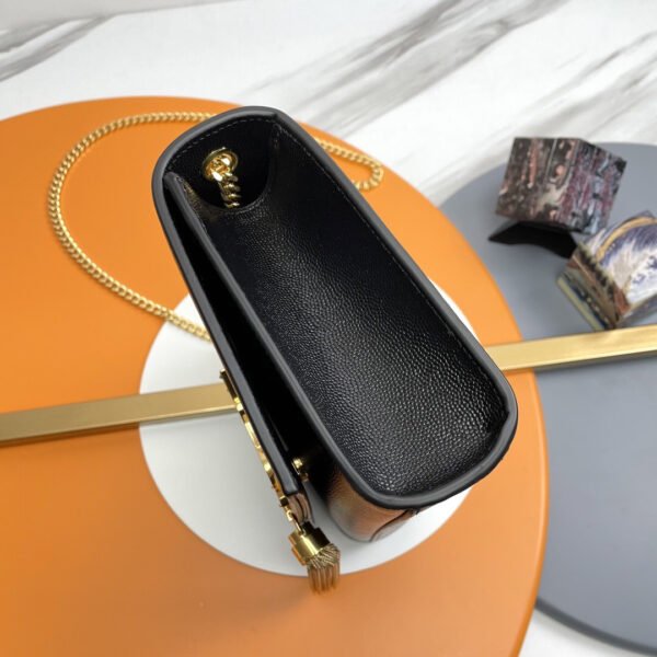 KATE MEDIUM TASSEL IN GRAIN DE POUDRE EMBOSSED LEATHER