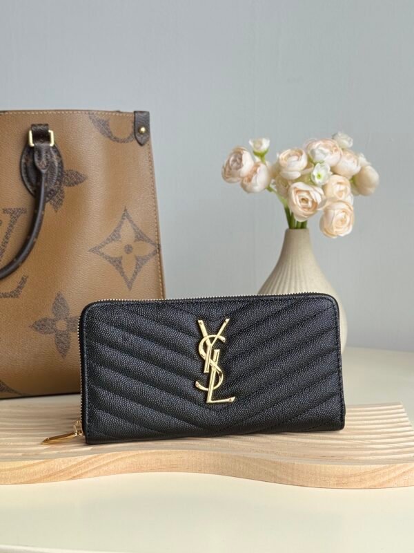 CASSANDRE MATELASSÉ ZIP AROUND WALLET IN GRAIN DE POUDRE LEATHER
