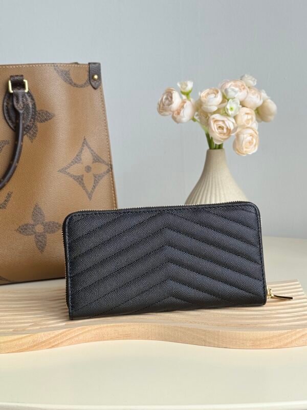 CASSANDRE MATELASSÉ ZIP AROUND WALLET IN GRAIN DE POUDRE LEATHER