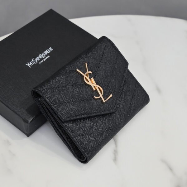 CASSANDRE MATELASSÉ COMPACT TRI FOLD WALLET IN GRAIN DE POUDRE LEATHER