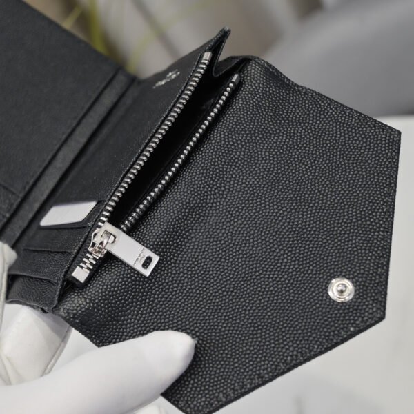 CASSANDRE MATELASSÉ COMPACT TRI FOLD WALLET IN GRAIN DE POUDRE LEATHER