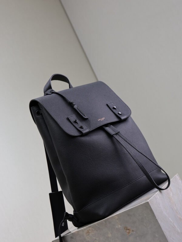 SAC DE JOUR BACKPACK IN GRAINED LEATHER