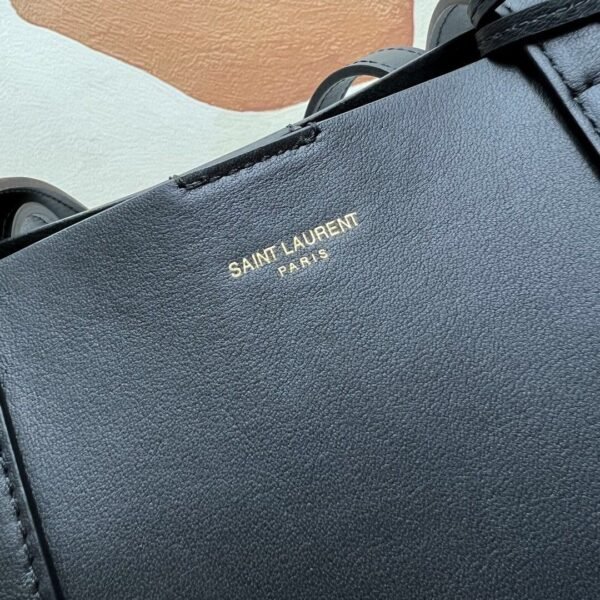 SHOPPING SAINT LAURENT IN LEATHER