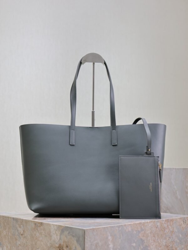 SHOPPING SAINT LAURENT IN LEATHER