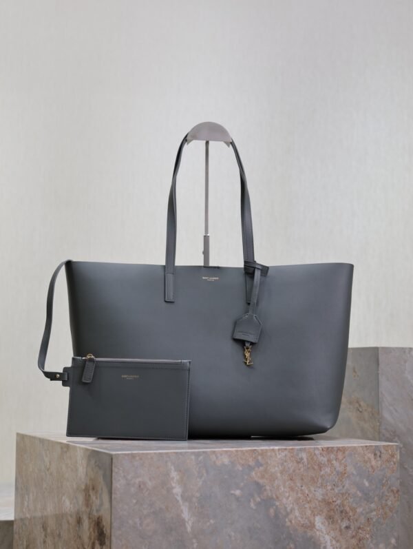 SHOPPING SAINT LAURENT IN LEATHER