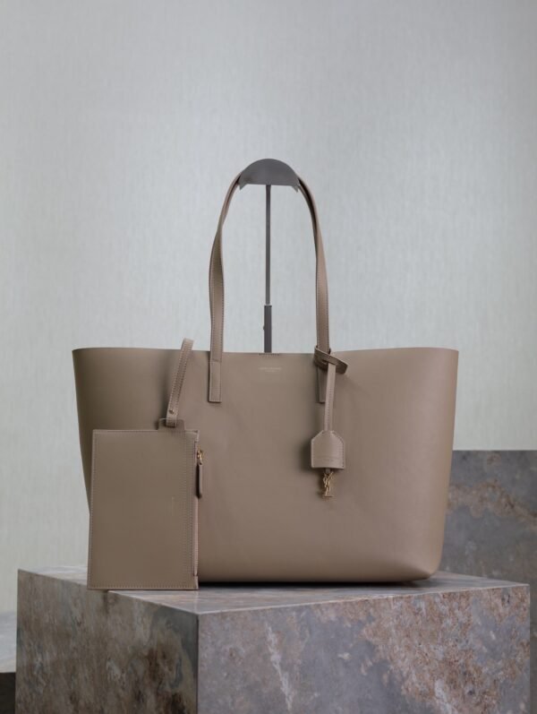SHOPPING SAINT LAURENT IN LEATHER
