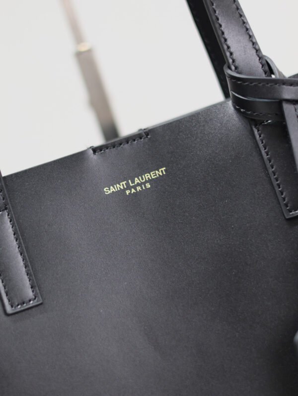 SHOPPING SAINT LAURENT TOY IN LEATHER