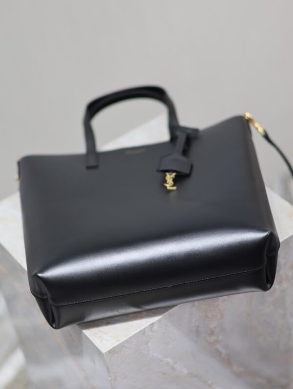 SHOPPING SAINT LAURENT TOY IN LEATHER