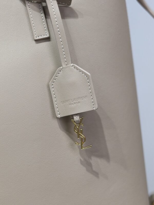 SHOPPING SAINT LAURENT TOY IN LEATHER