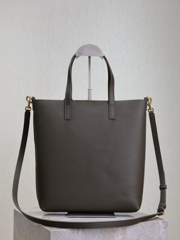SHOPPING SAINT LAURENT TOY IN LEATHER