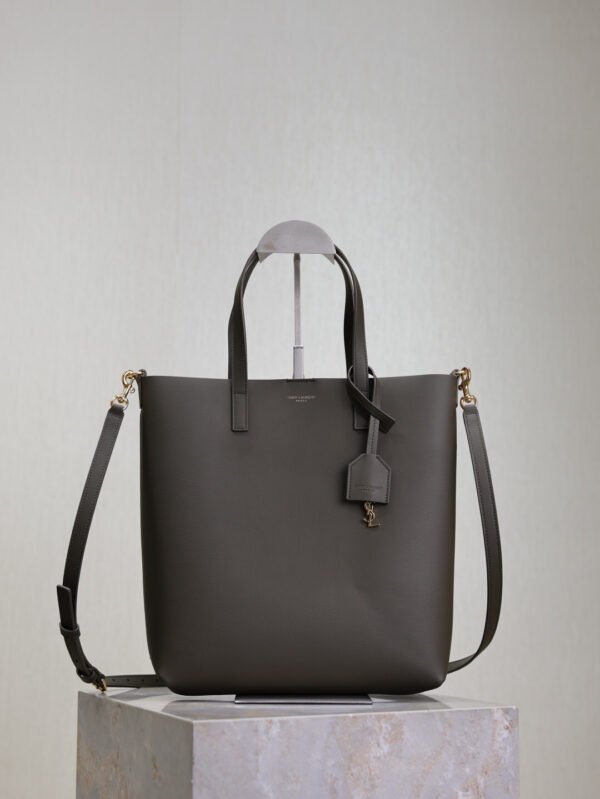 SHOPPING SAINT LAURENT TOY IN LEATHER