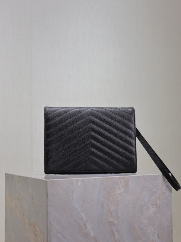 CASSANDRE MATELASSÉ FLAP POUCH IN GRAIN DE POUDRE LEATHER