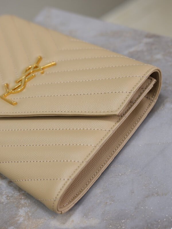 CASSANDRE MATELASSÉ FLAP POUCH IN GRAIN DE POUDRE LEATHER