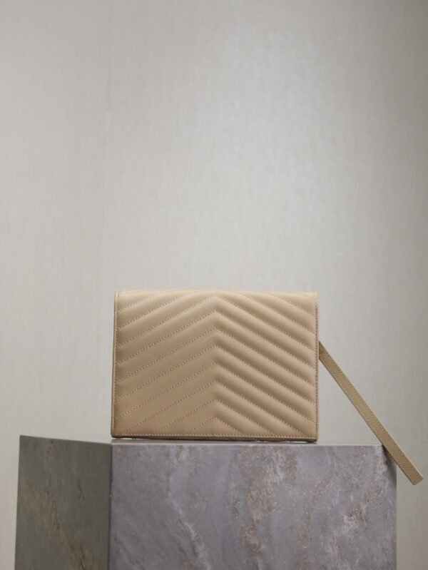 CASSANDRE MATELASSÉ FLAP POUCH IN GRAIN DE POUDRE LEATHER
