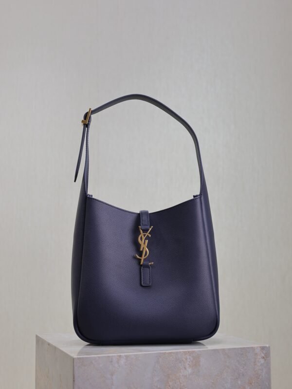 LE 5 À 7 SUPPLE SMALL IN GRAINED LEATHER