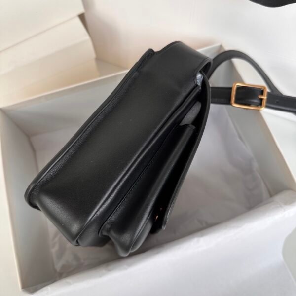 NIKI SATCHEL IN LEATHER