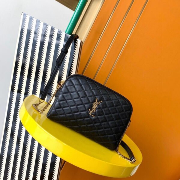 GABY ZIPPERED POUCH IN LAMBSKIN
