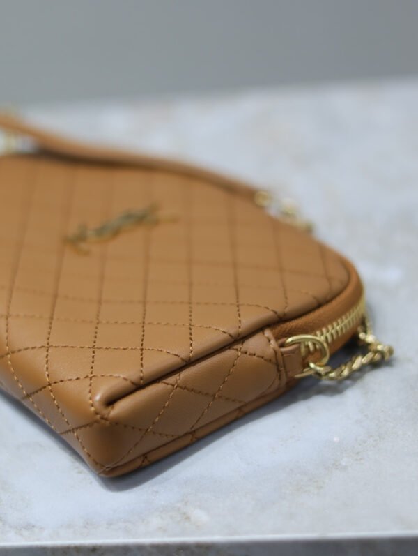 GABY ZIPPERED POUCH IN LAMBSKIN