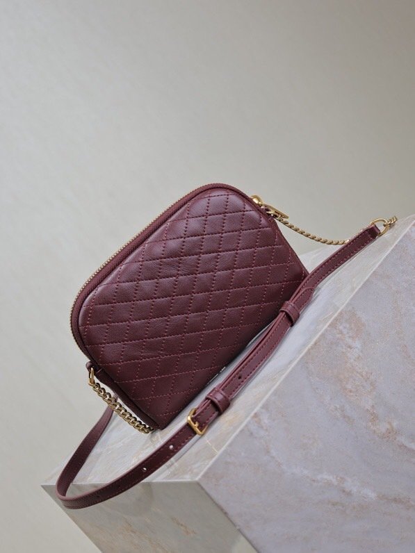 GABY ZIPPERED POUCH IN LAMBSKIN