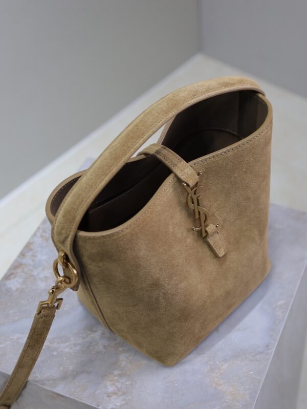 LE 37 SMALL IN SUEDE