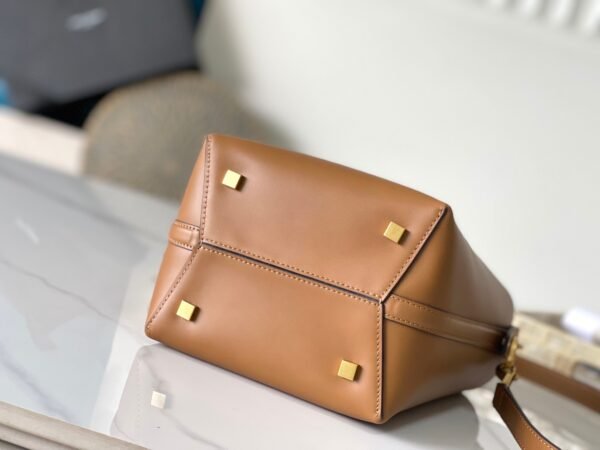 LE 37 SMALL IN SHINY LEATHER