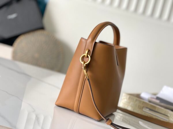 LE 37 SMALL IN SHINY LEATHER