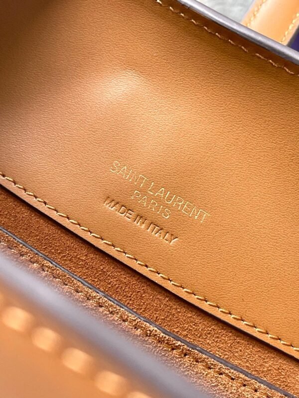 LE 37 SMALL IN SHINY LEATHER