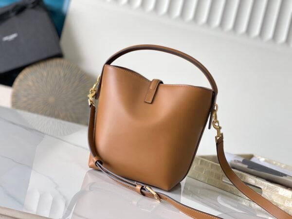 LE 37 SMALL IN SHINY LEATHER