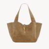LE 5 À 7 BEA IN SUEDE