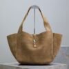 LE 5 À 7 BEA IN SUEDE