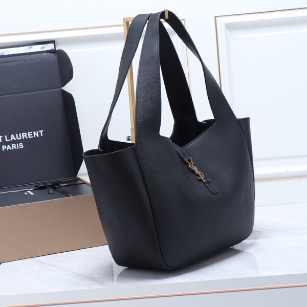 LE 5 À 7 BEA IN GRAINED LEATHER