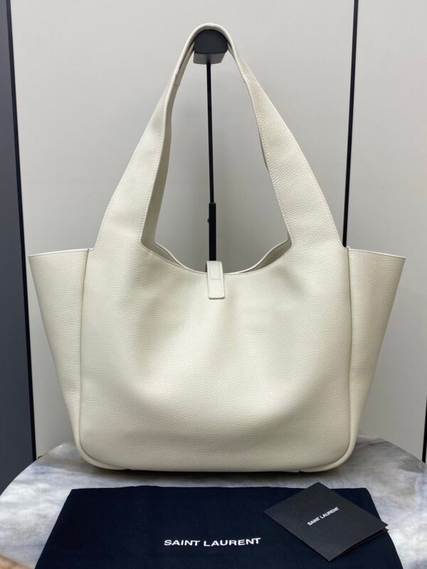 LE 5 À 7 BEA IN GRAINED LEATHER