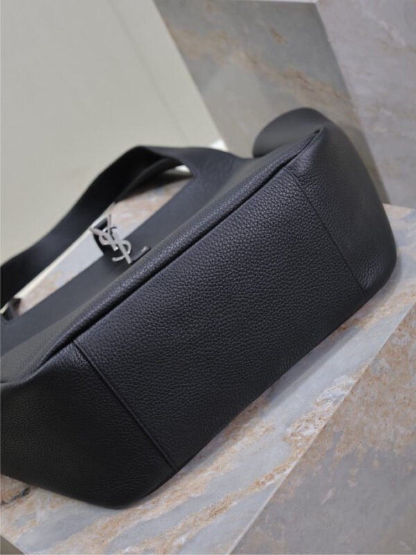 LE 5 À 7 BEA IN GRAINED LEATHER