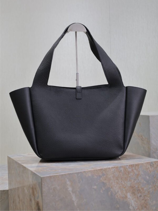 LE 5 À 7 BEA IN GRAINED LEATHER