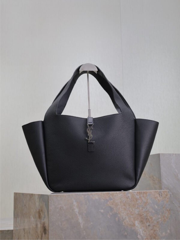 LE 5 À 7 BEA IN GRAINED LEATHER