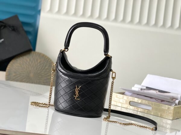 GABY BUCKET BAG IN LAMBSKIN