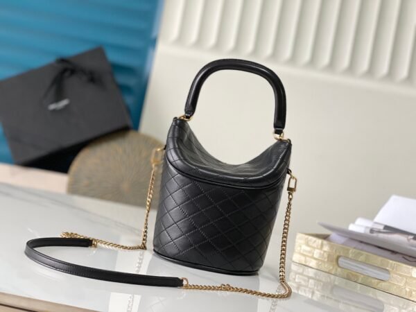 GABY BUCKET BAG IN LAMBSKIN
