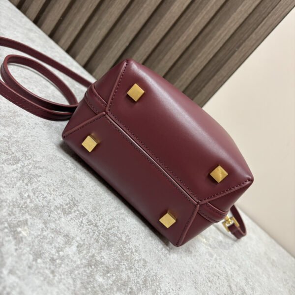 LE 37 MINI IN SHINY LEATHER