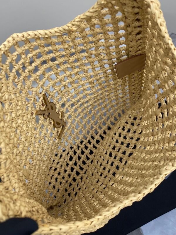 OXALIS IN RAFFIA