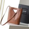 Y SMALL BUCKET IN LEATHER