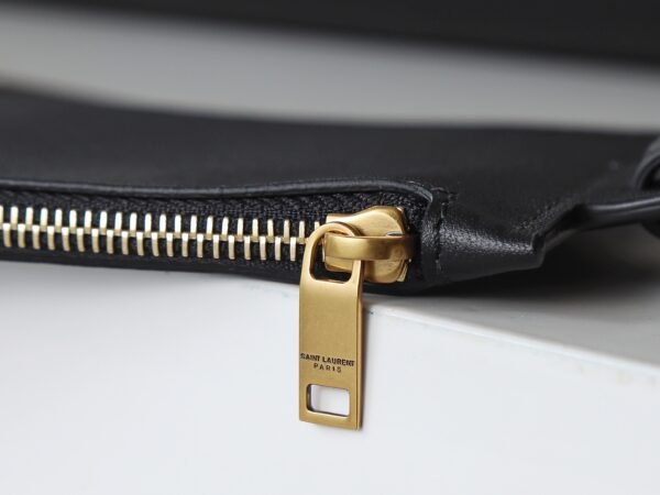 Y SMALL BUCKET IN LEATHER