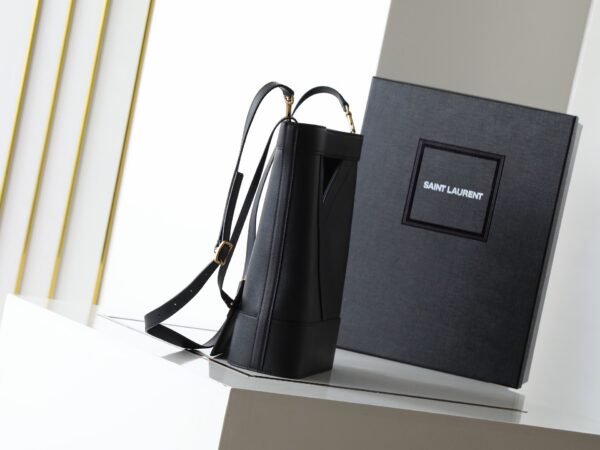 Y SMALL BUCKET IN LEATHER