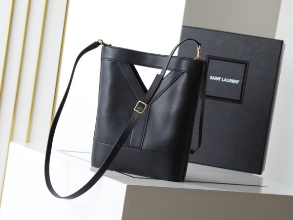 Y SMALL BUCKET IN LEATHER