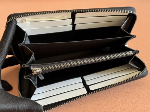GG EMBLEM ZIP AROUND WALLET