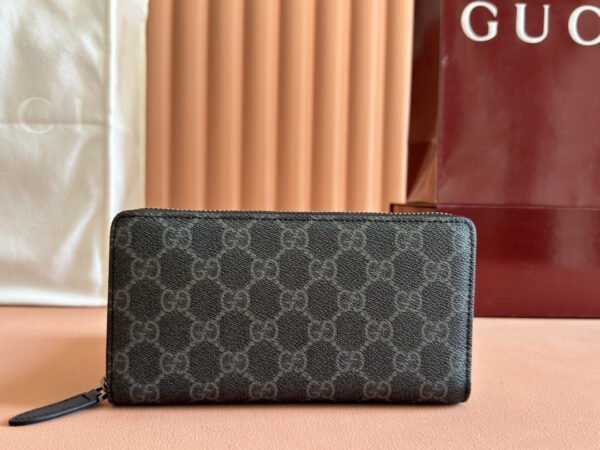GG EMBLEM ZIP AROUND WALLET