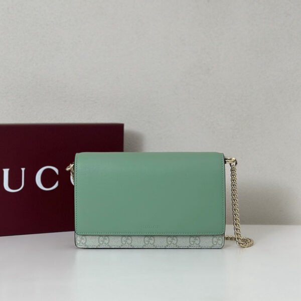 GG EMBLEM WALLET ON CHAIN